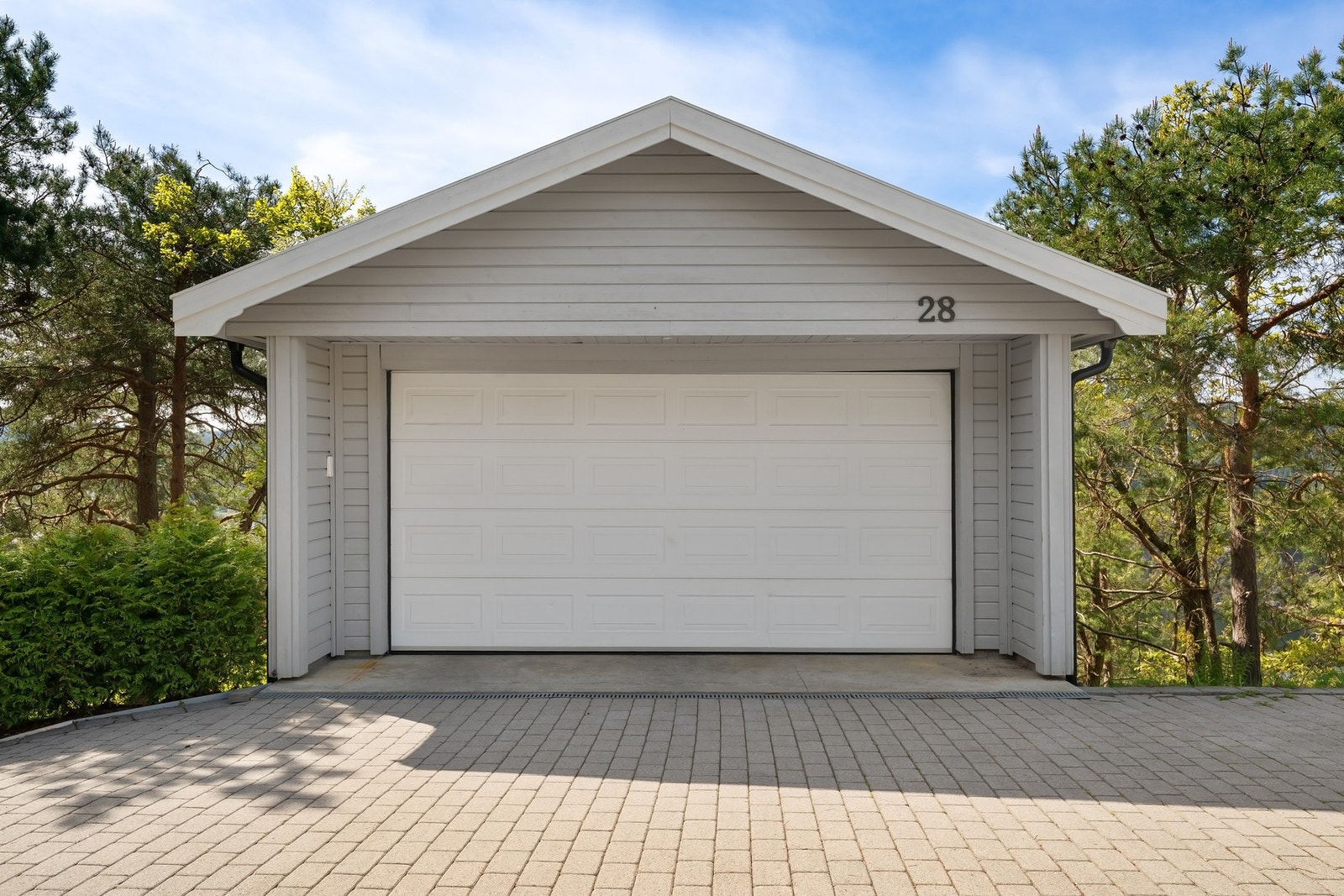 Garasje med plass til 2 biler Galleribilde