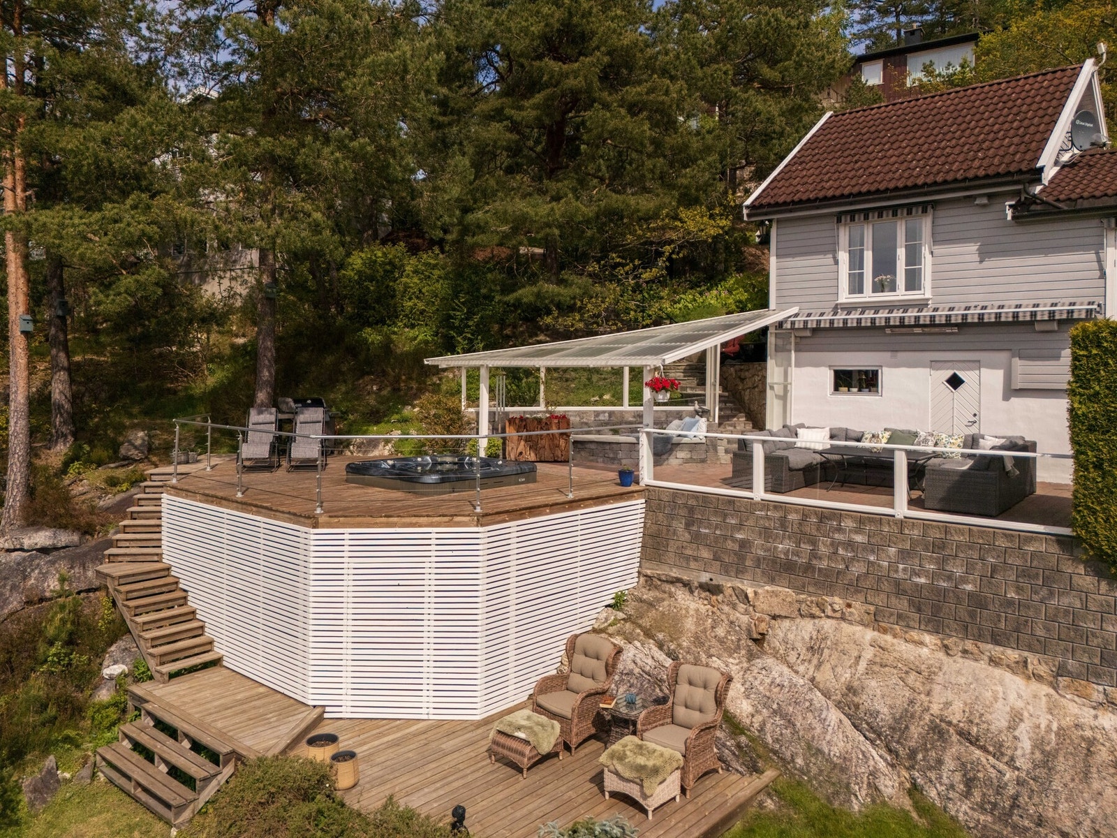 Solrike terrasser Galleribilde