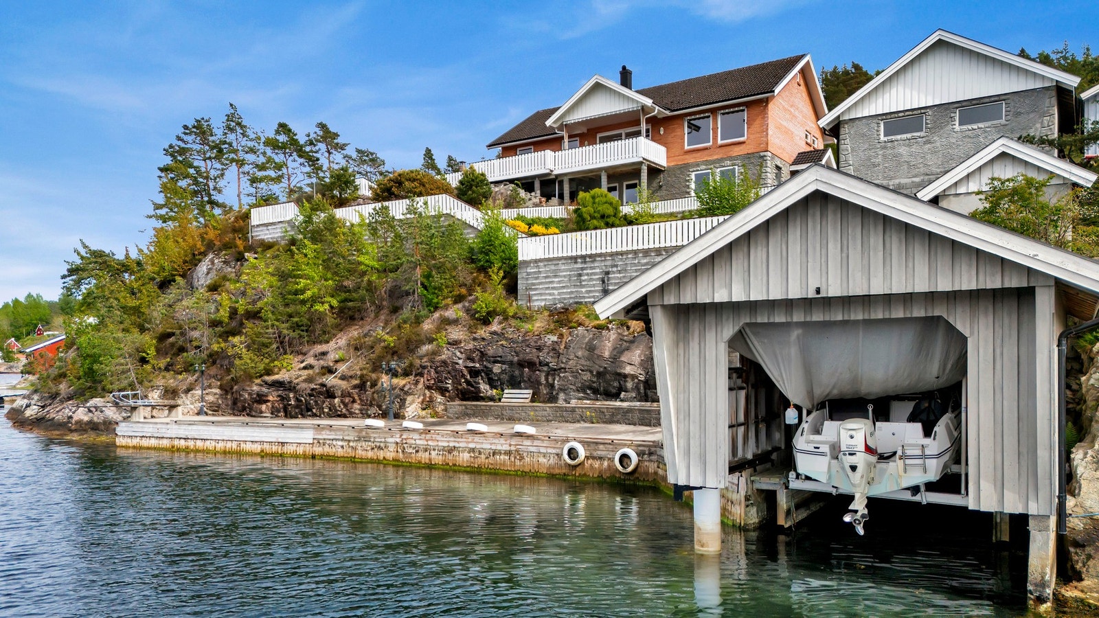 Her får du en nydelig eiendom med landlig beliggenhet i vakre Kragerø. Galleribilde