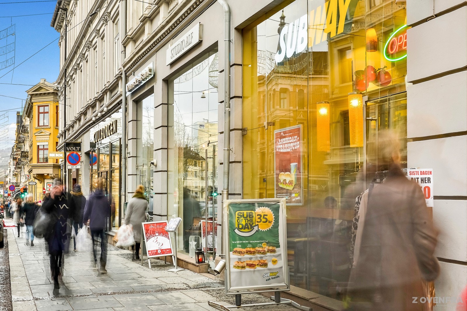 I kort gangavstand fra leiligheten finner du Bogstadveien. En av norges mest kjente handlegater. Her går det også trikk. Galleribilde