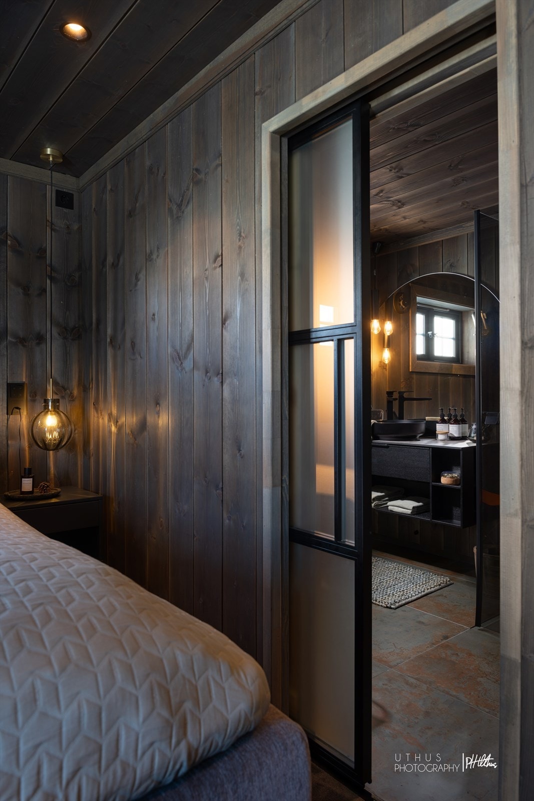 "Master bedroom" med "En suite bad" Galleribilde