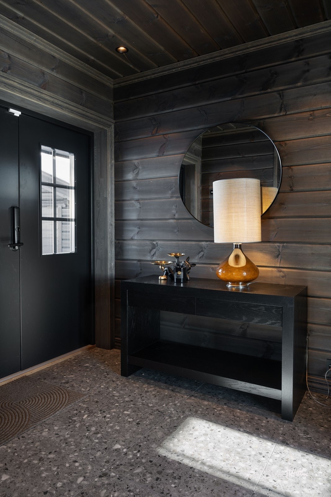 En knapp skru av alt lys to steder i hytta. Kan programmere alle steder. Appstyring av varme Galleribilde