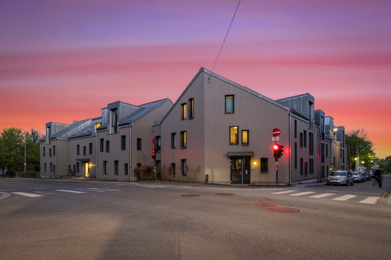 Her får du det beste av byliv kombinert med et rolig nabolag preget av kultur og rekreasjon! Galleribilde