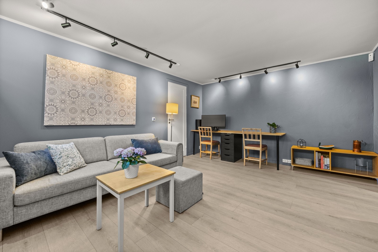 Rom benyttet som kjellerstue. Galleribilde