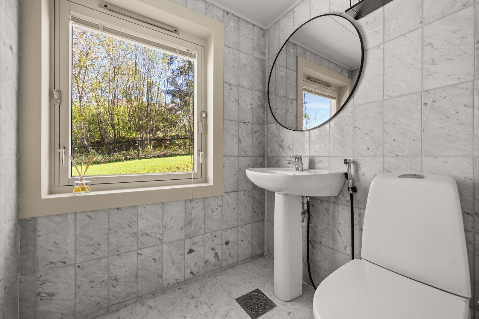 Separat toalettrom i u.etasje. Galleribilde