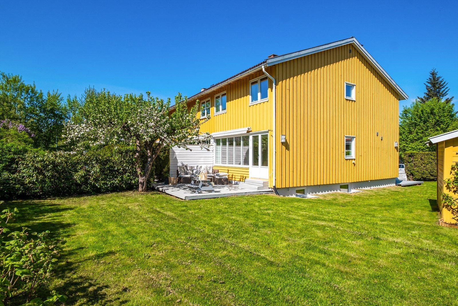 Velkommen til Konglefaret 13A - Enderekkehus med ettertraktet beliggenhet på Eiksmarka! Galleribilde