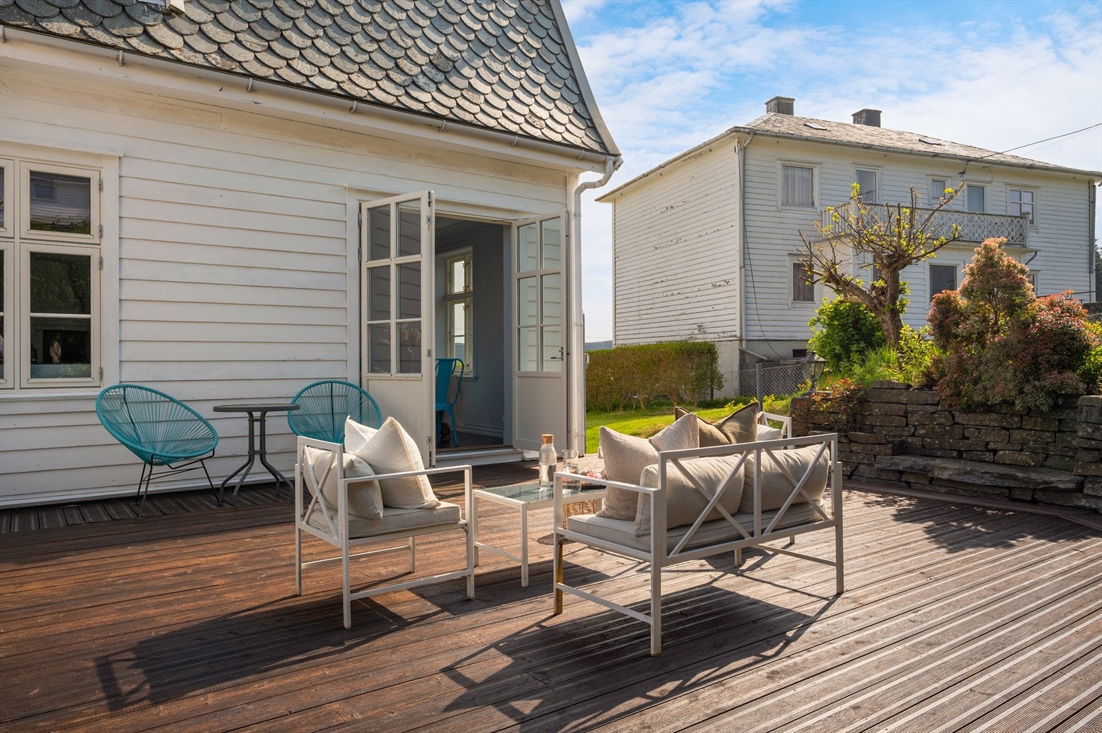 - Flott uteområde med 40m² platting som nylig er beiset - Galleribilde