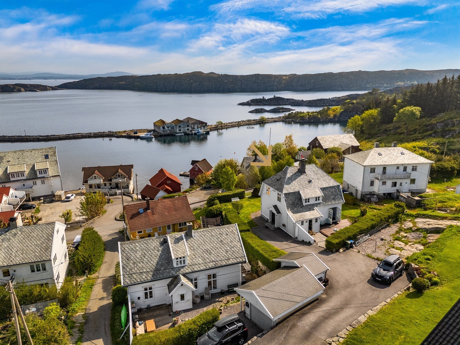 - Området er meget sentralt, med bare 20 minutters kjøring til Sartor Storsenter. Videre er Bergen sentrum med alt bykjernen kan tilby 35 min kjøring unna- Galleribilde