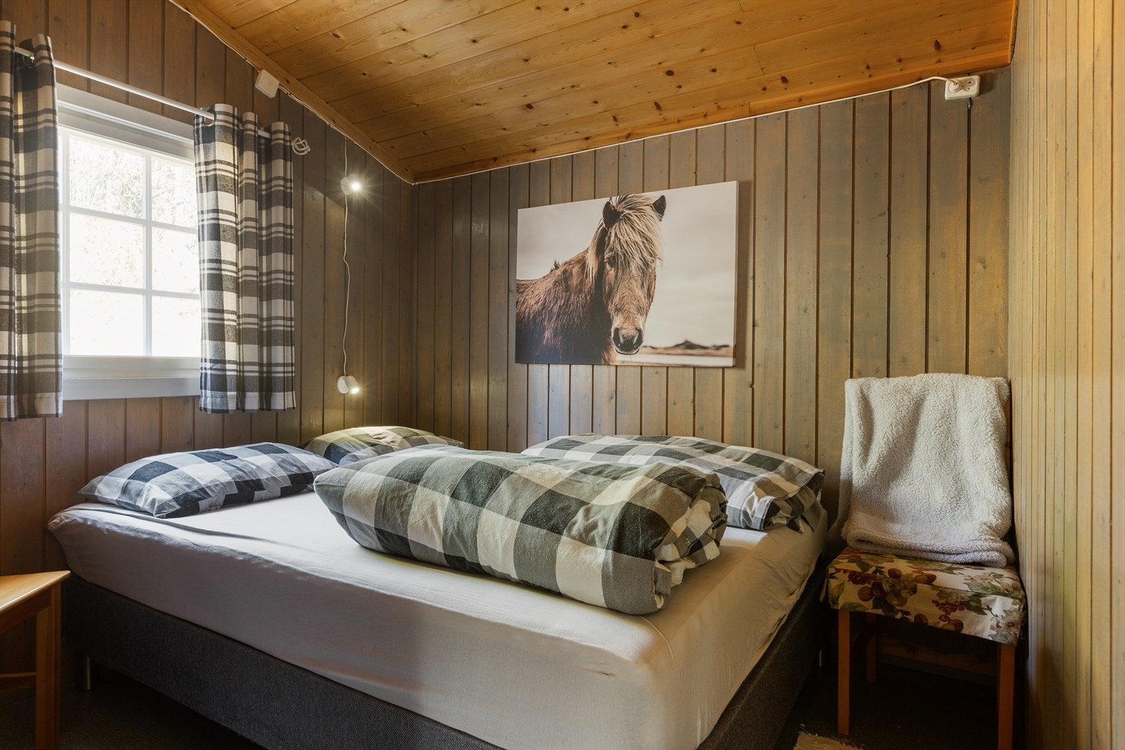 Soverom 1 med dobbeltseng. Galleribilde