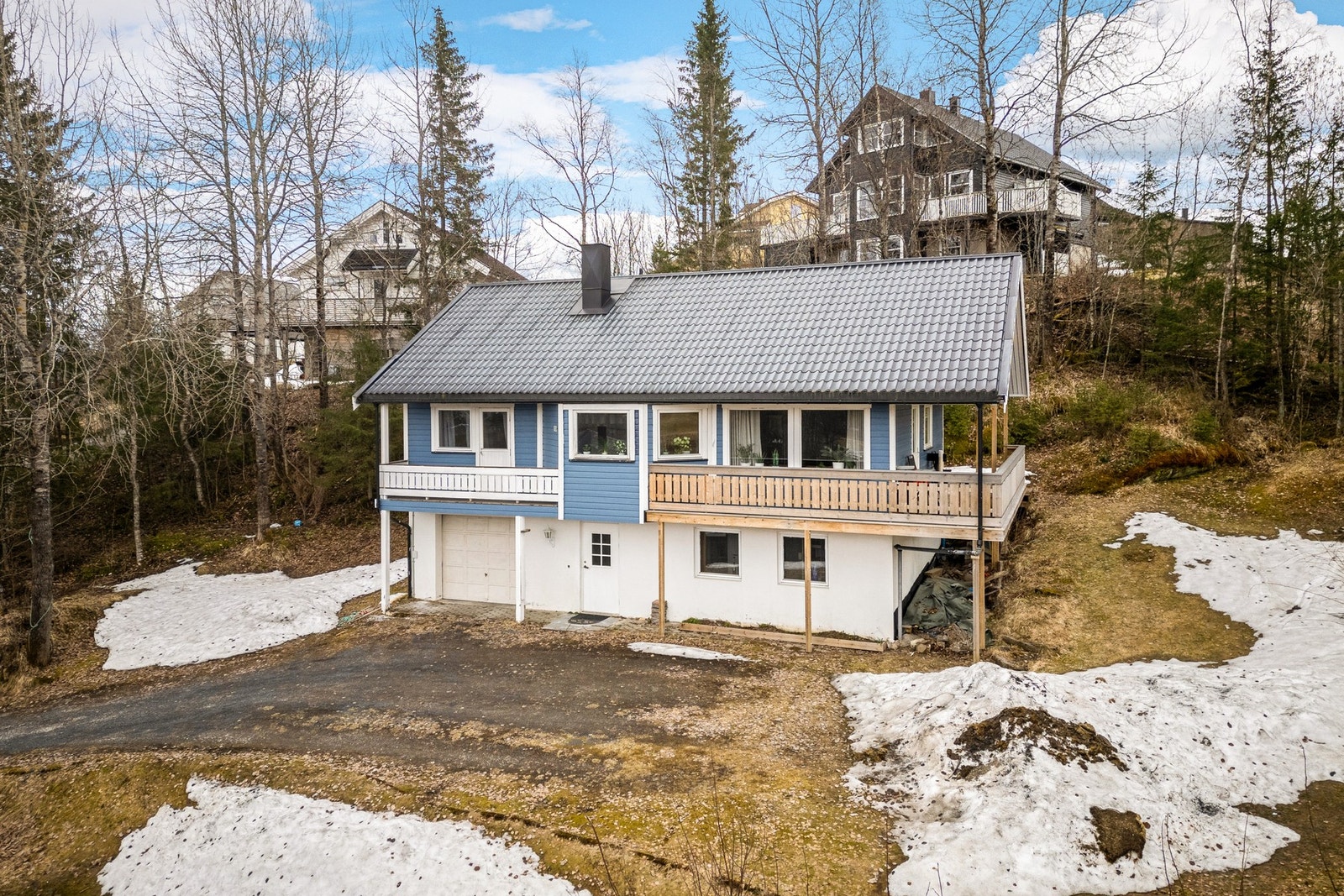 Flere uteplasser gjør at man kan nyte solen gjennom dagen Galleribilde