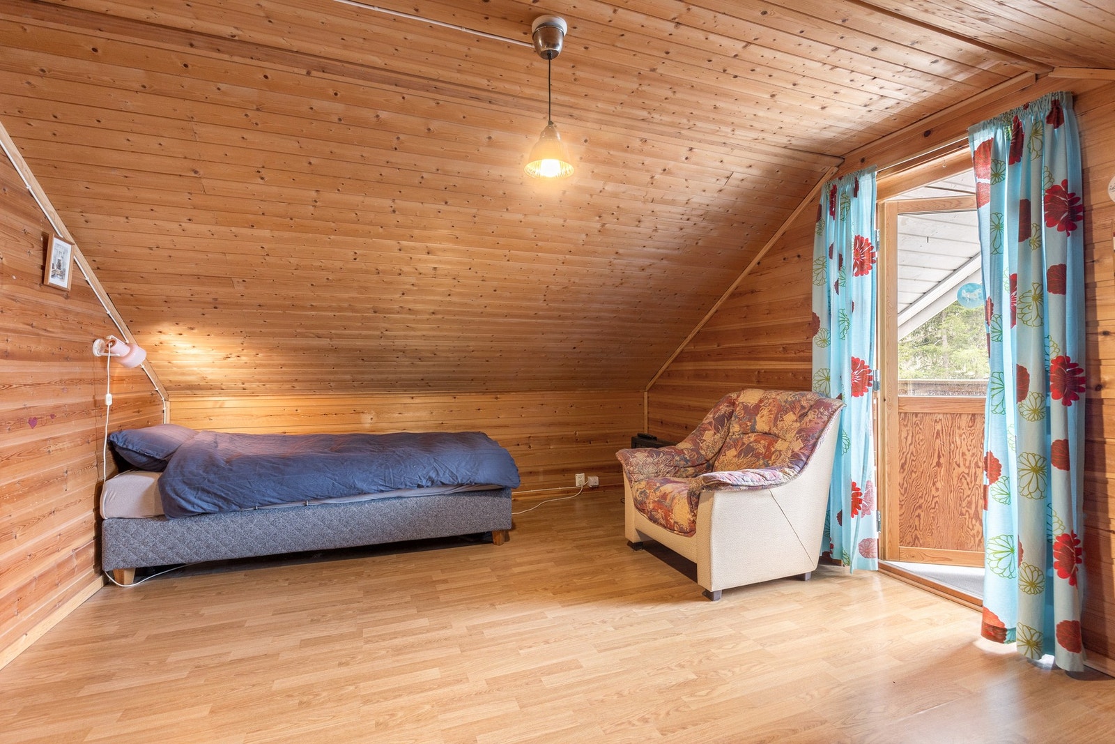 Fra rommet har du utgang til balkong Galleribilde