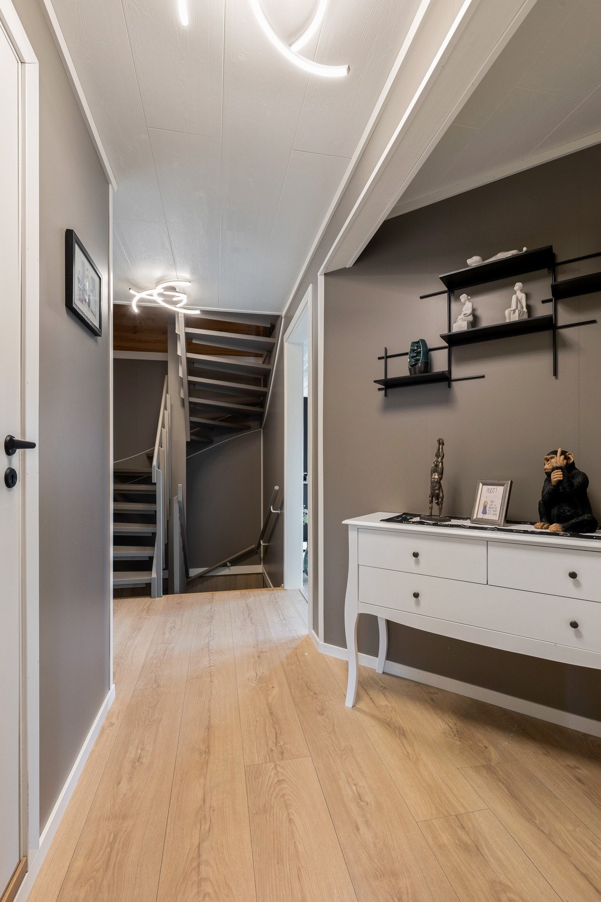 Vi tar turen opp til boligens loftsetasje Galleribilde