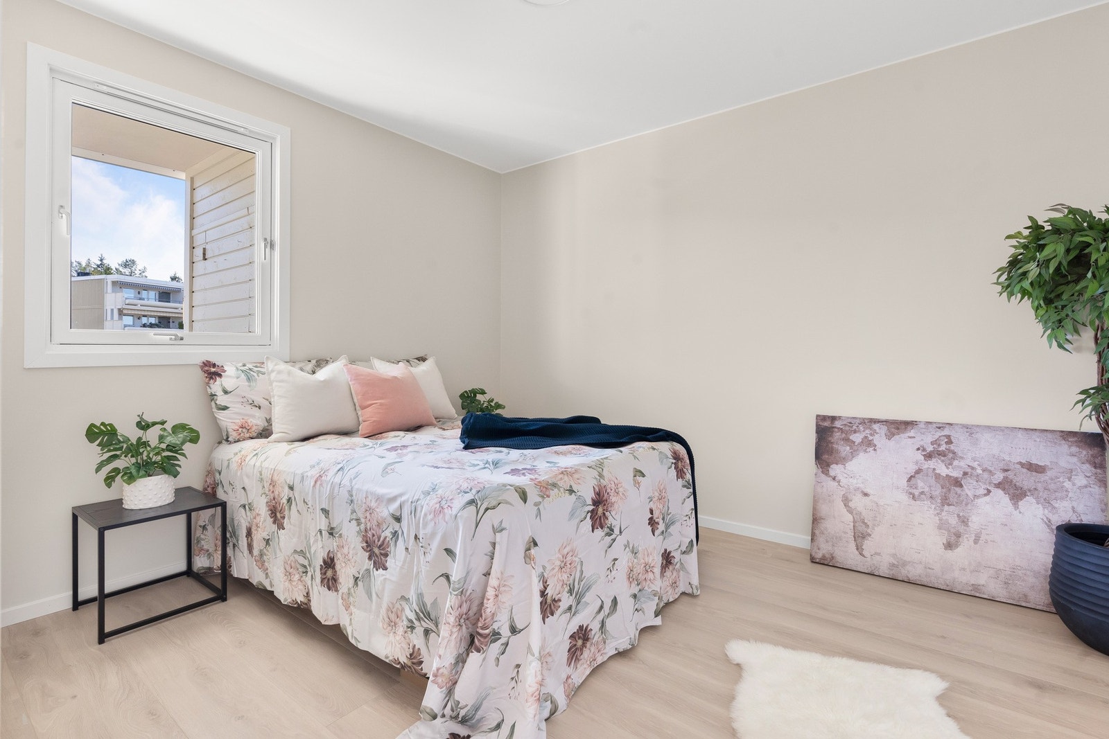 Soverommet er av god størrelse med god plass for seng og annet møblement. Galleribilde