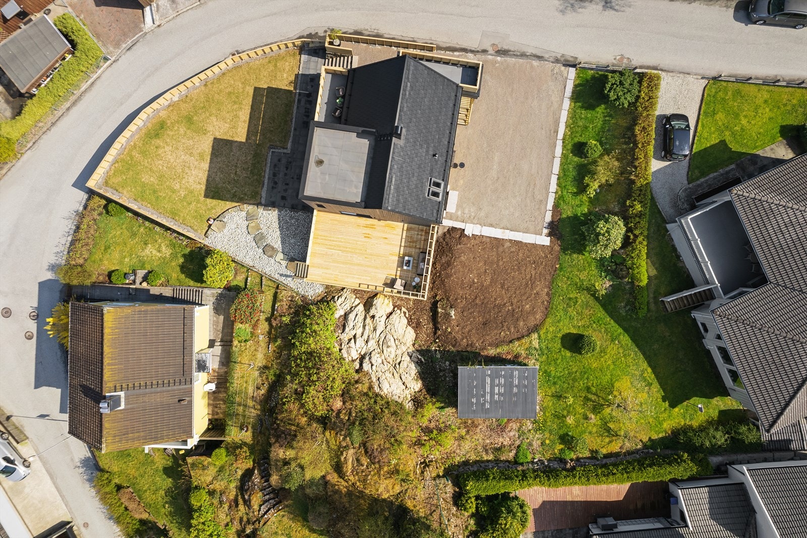 Uteområdet er utformet med fokus på maksimal utnyttelse. Her finner man en kro til alle døgnets tider. Galleribilde