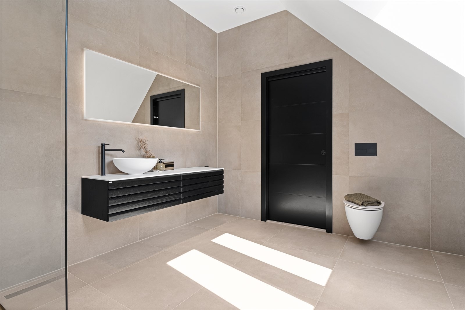 Det er selvsagt gulvvarme, som er ekstra godt å ha på kalde morgenkvister. Galleribilde