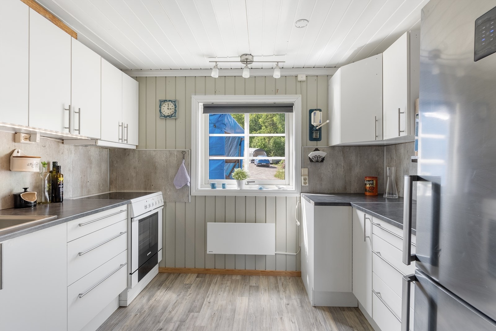 Kjøkkenplassen er godt utnyttet Galleribilde