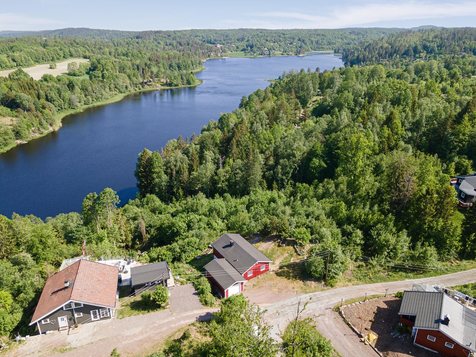 Velkommen til Trollhaugveien 101 - Presentert av Charlotte Skjelbred v/ Aktiv Eiendomsmegling. Galleribilde