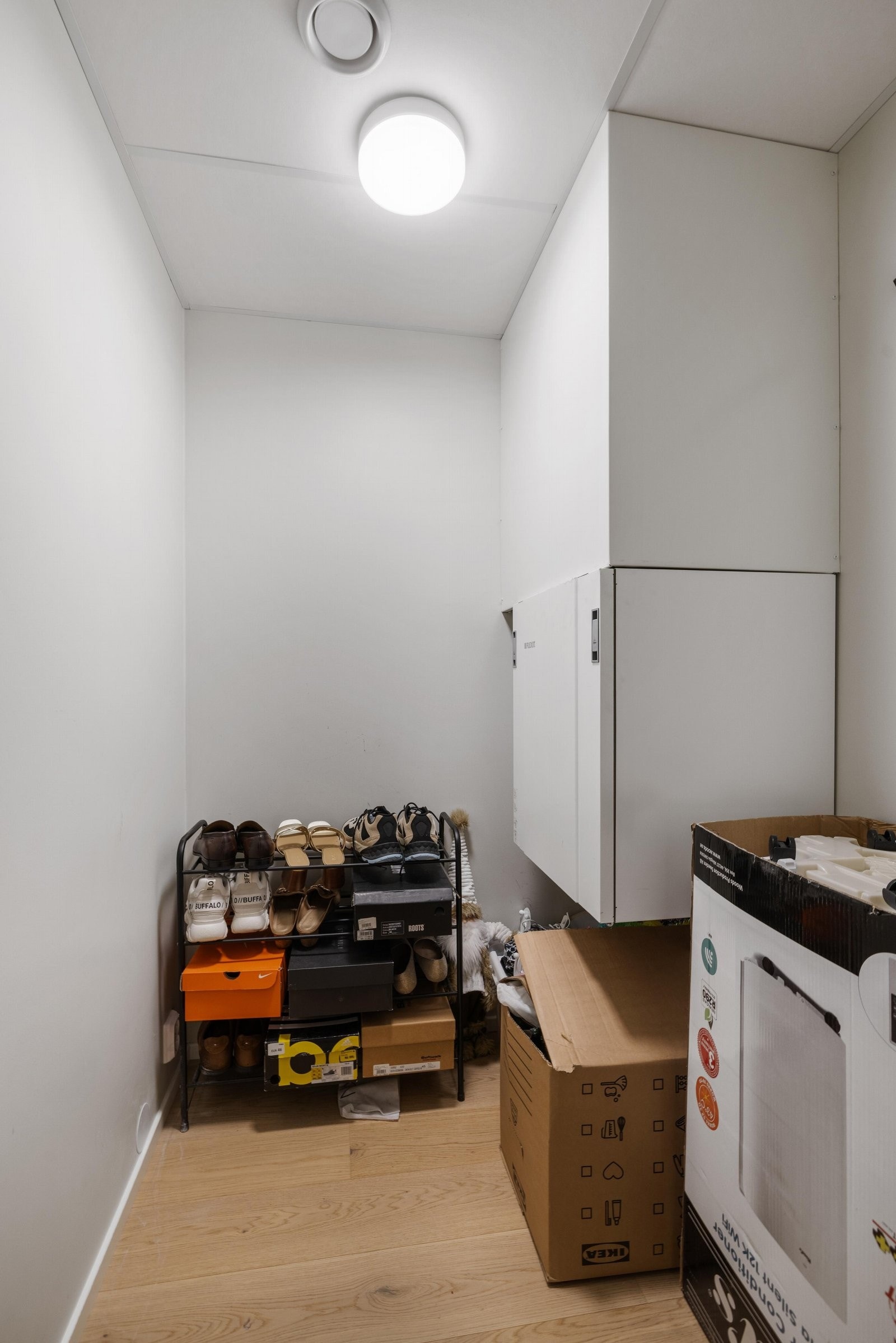 Innvendig bod. Galleribilde