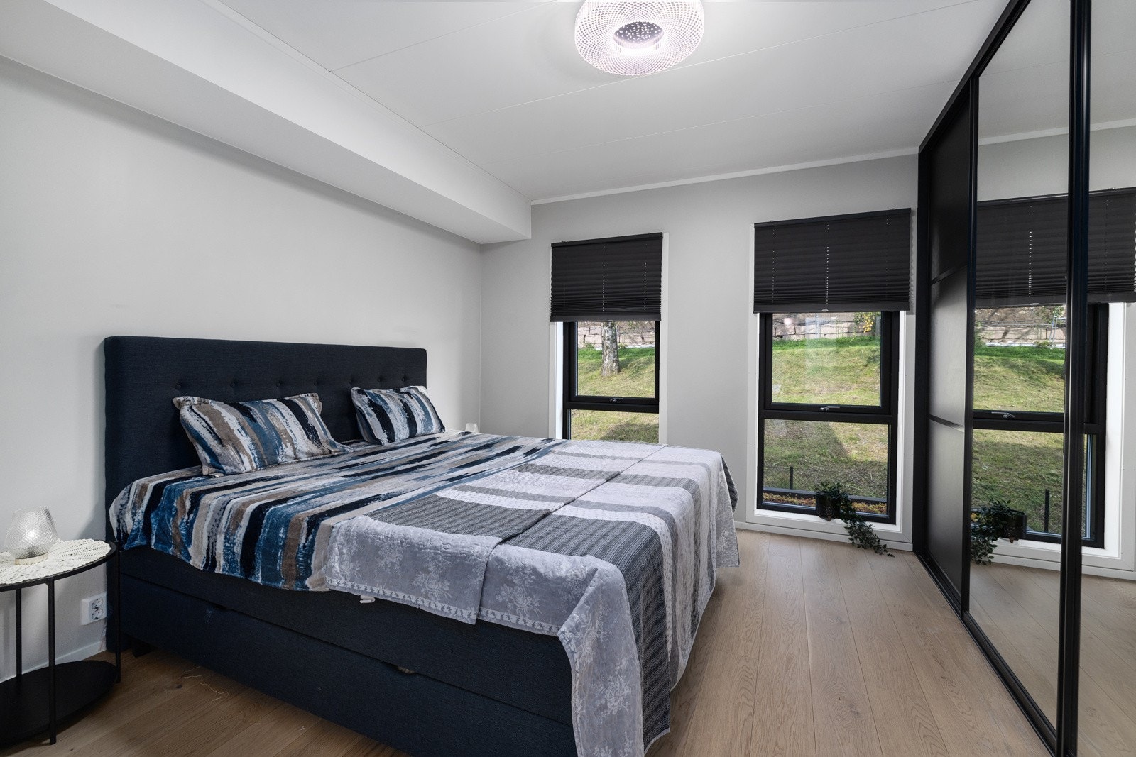 Familievennlig planløsning med alle tre soverommene plassert i samme etasje. Galleribilde