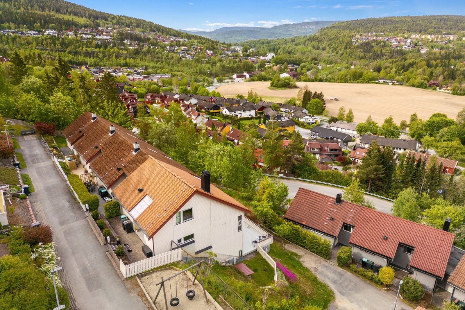 Privatmegleren Bærum har gleden av å presentere dette enderekkehuset på Bærums Verk Galleribilde