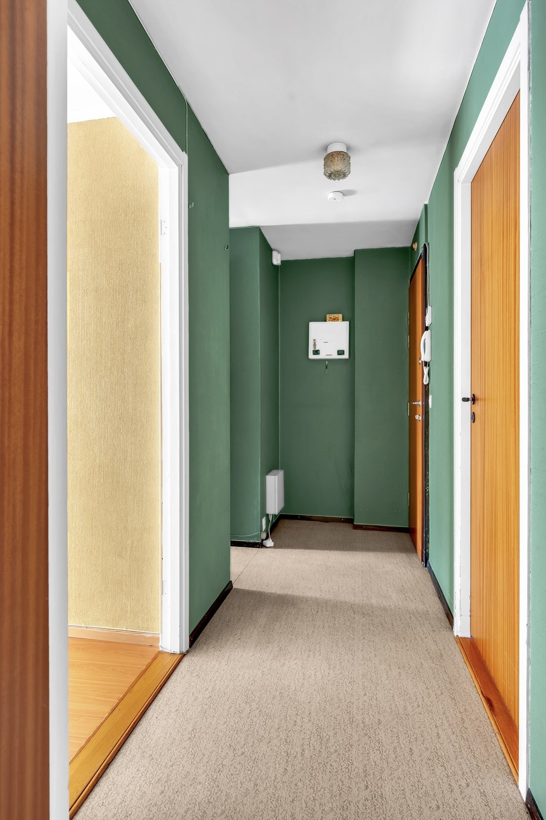 Det er porttelefon som sikrer enkel og trygg innslipp av besøkende. Galleribilde