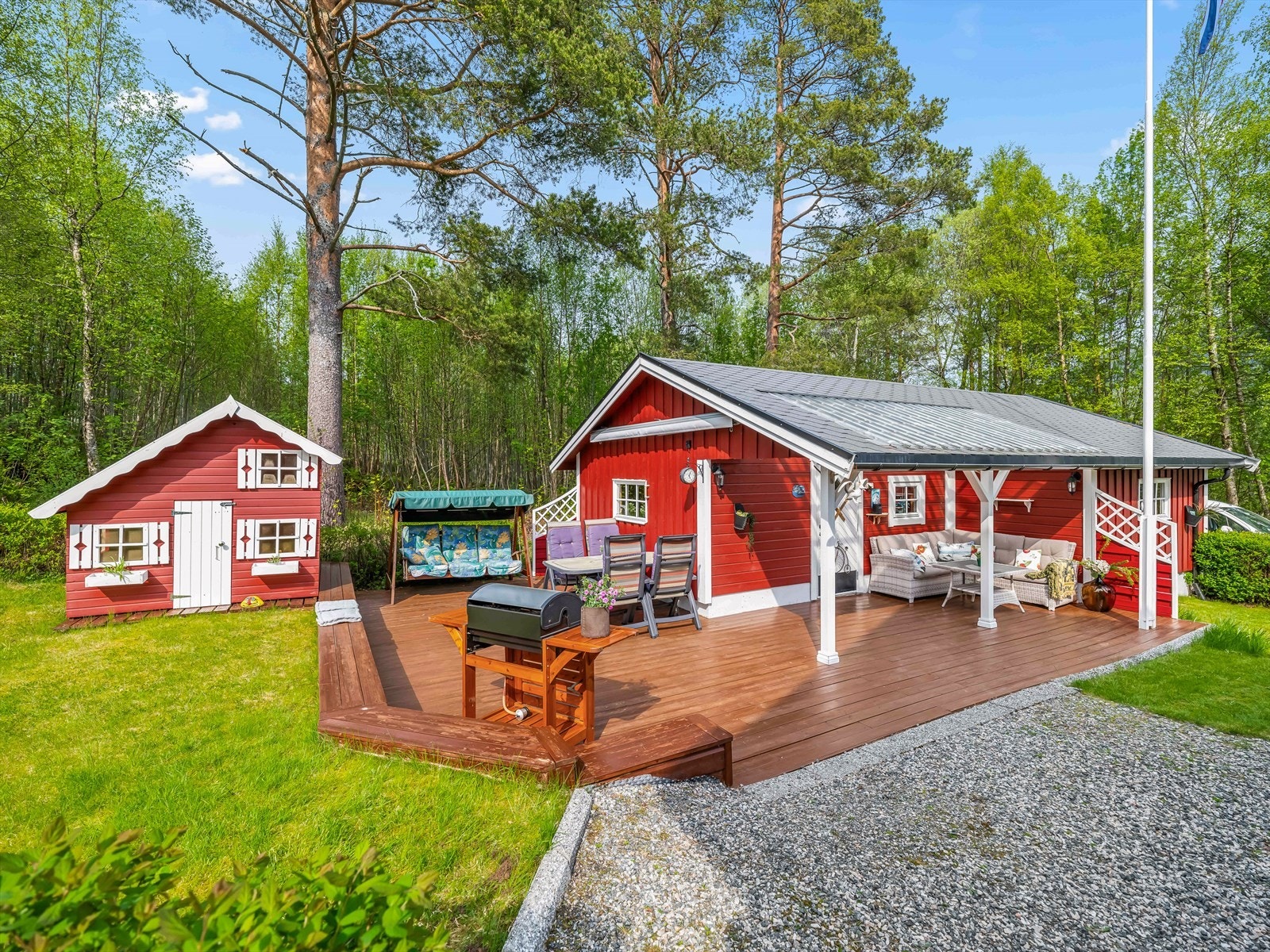 Garasje med overbygd uteplass Galleribilde