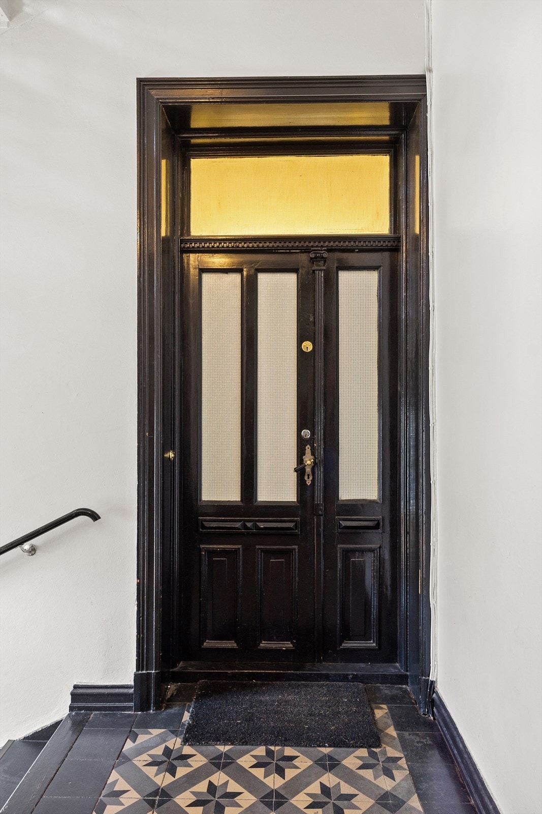 Oppgangen har porttelefon. Galleribilde