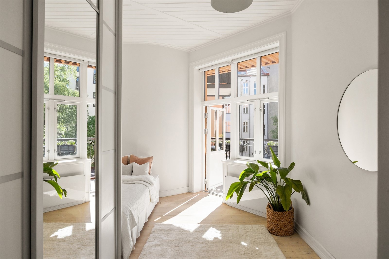 Soverom 2 er også av god størrelse og har plass til seng samt øvrige møbler. Galleribilde