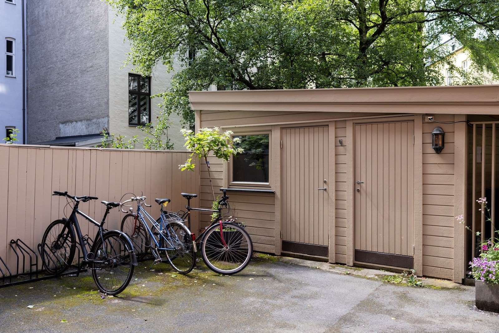 Sameiet disponerer et praktisk og sikkert felles sykkelrom for beboerne. Galleribilde