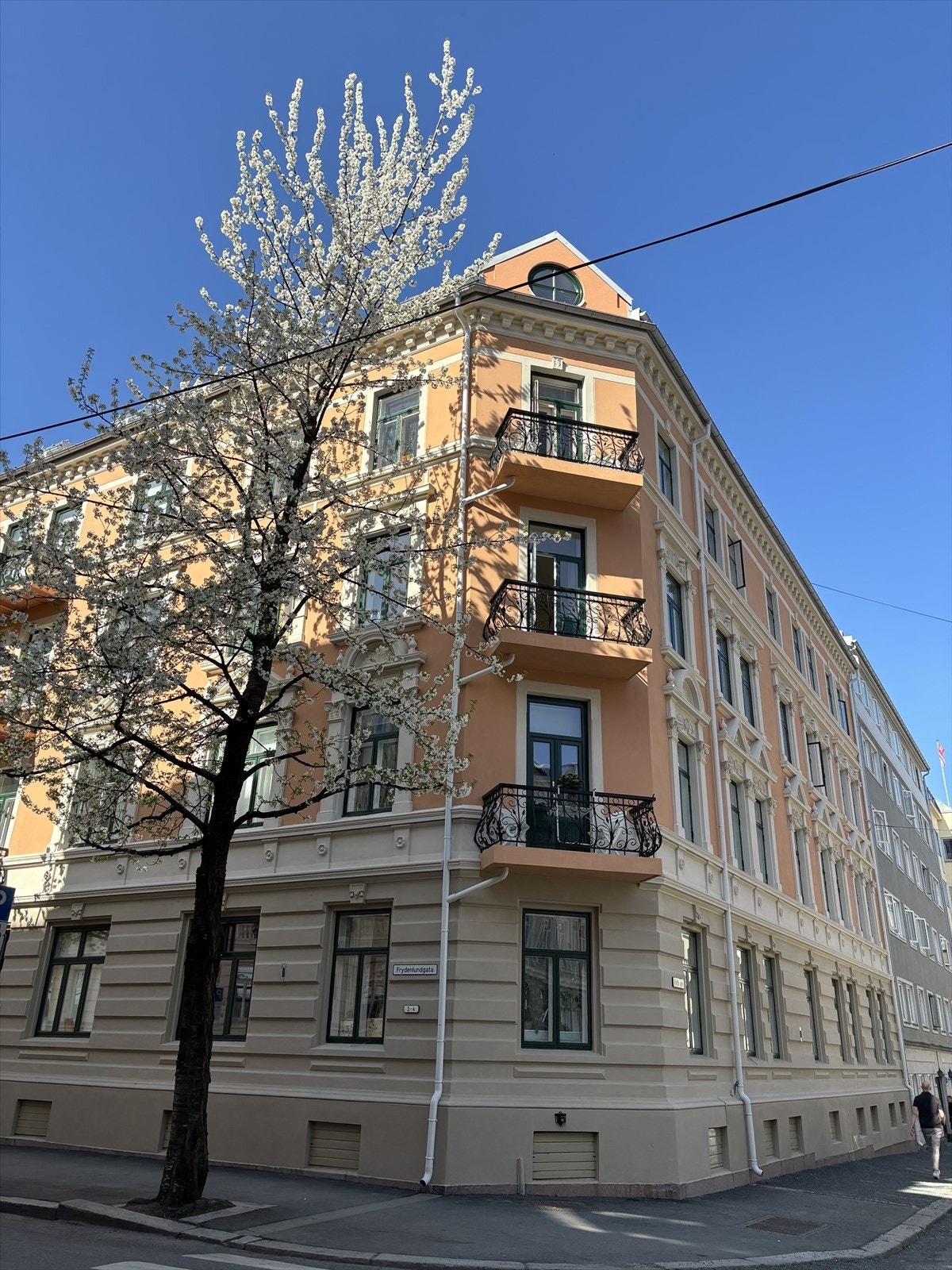 Attraktiv hjørneleilighet i Frydenlundgata 4 Galleribilde