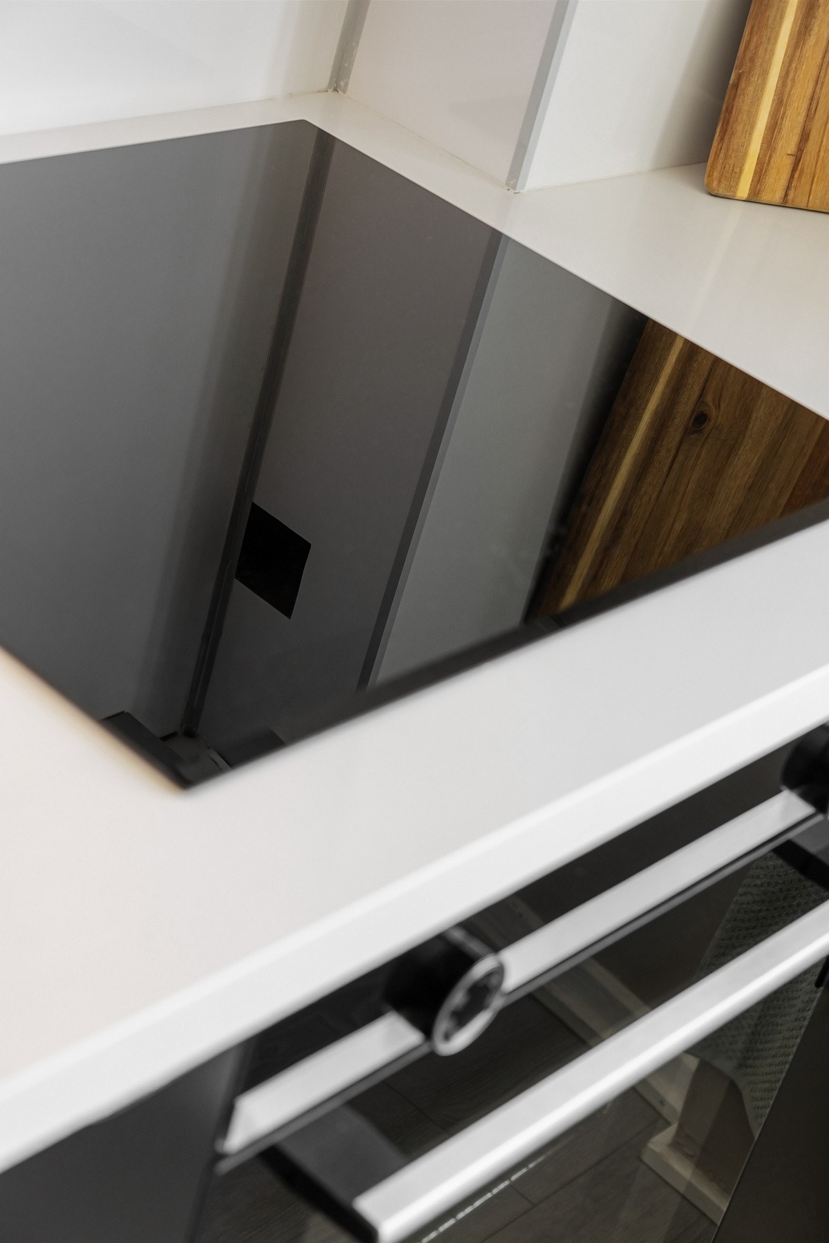 Integrert stekeovn og nedfelt induksjonstopp medfølger. Galleribilde