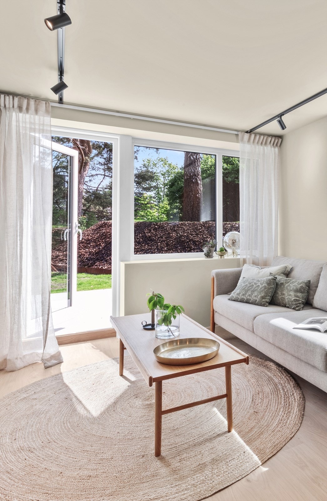 Fra stuen er det videre utgang til en flott uteplass. Galleribilde