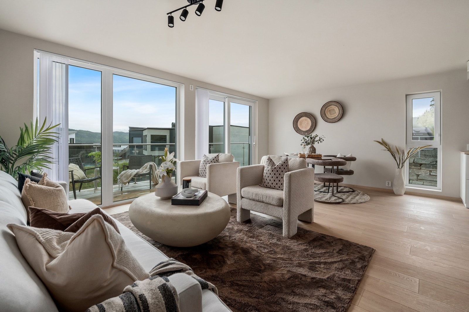 Boligen har en praktisk planløsning som gjør den enkel å innrede etter ønske. Galleribilde