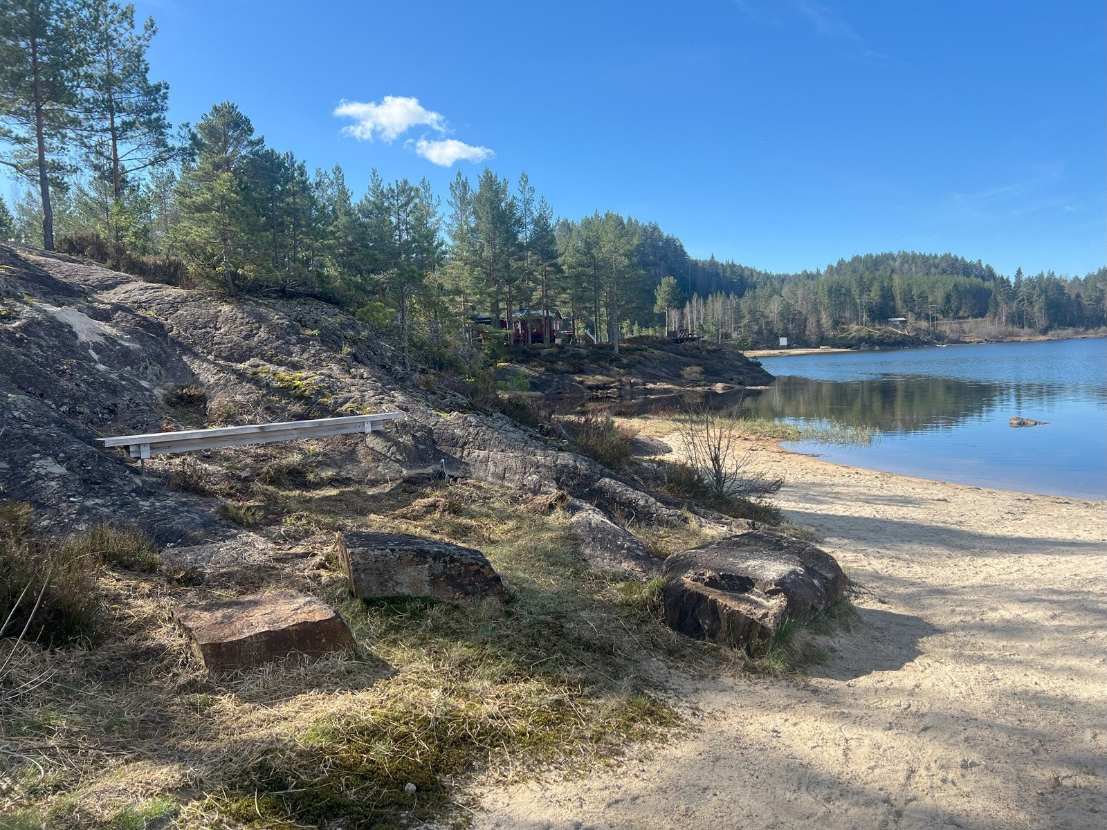 Mange fine plasser langs stranden... Galleribilde