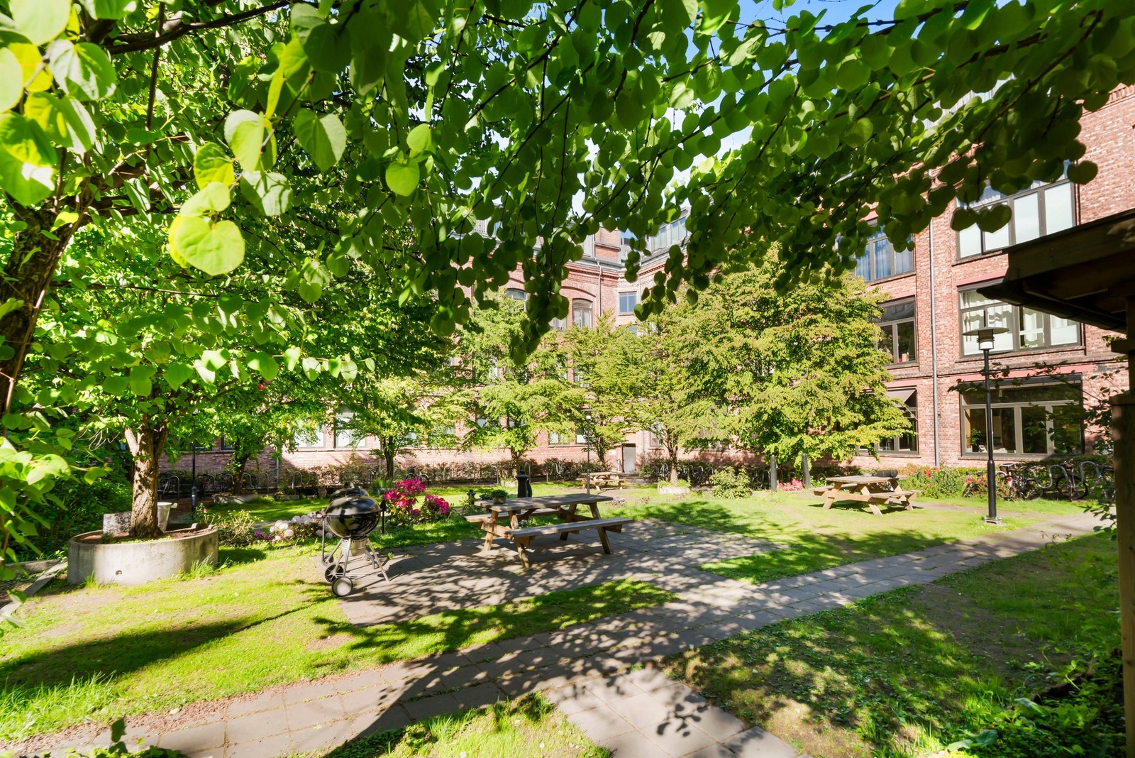 Flott og koselig opparbeidet indre gårdsrom. Galleribilde