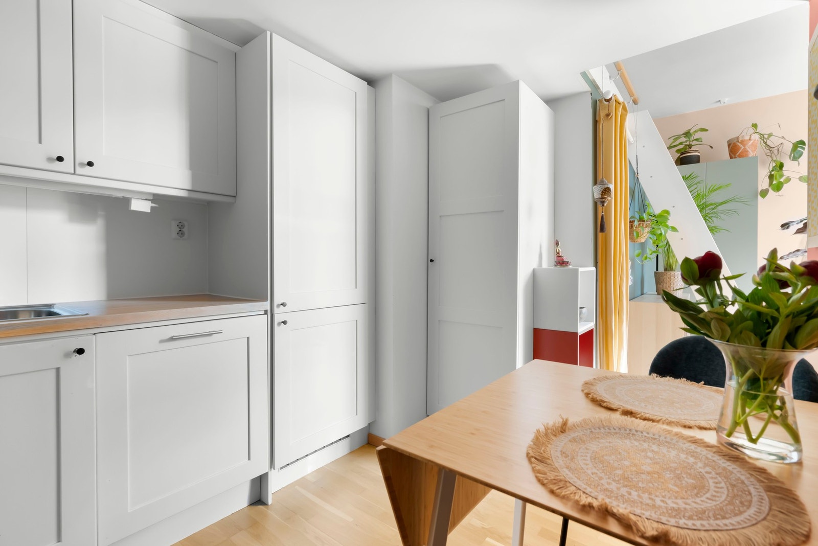 Masse skal- og benkeplass. Galleribilde