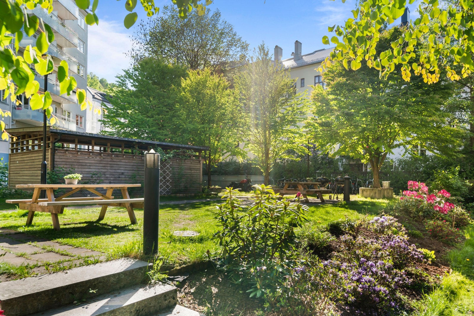 Flott og koselig opparbeidet indre gårdsrom. Galleribilde