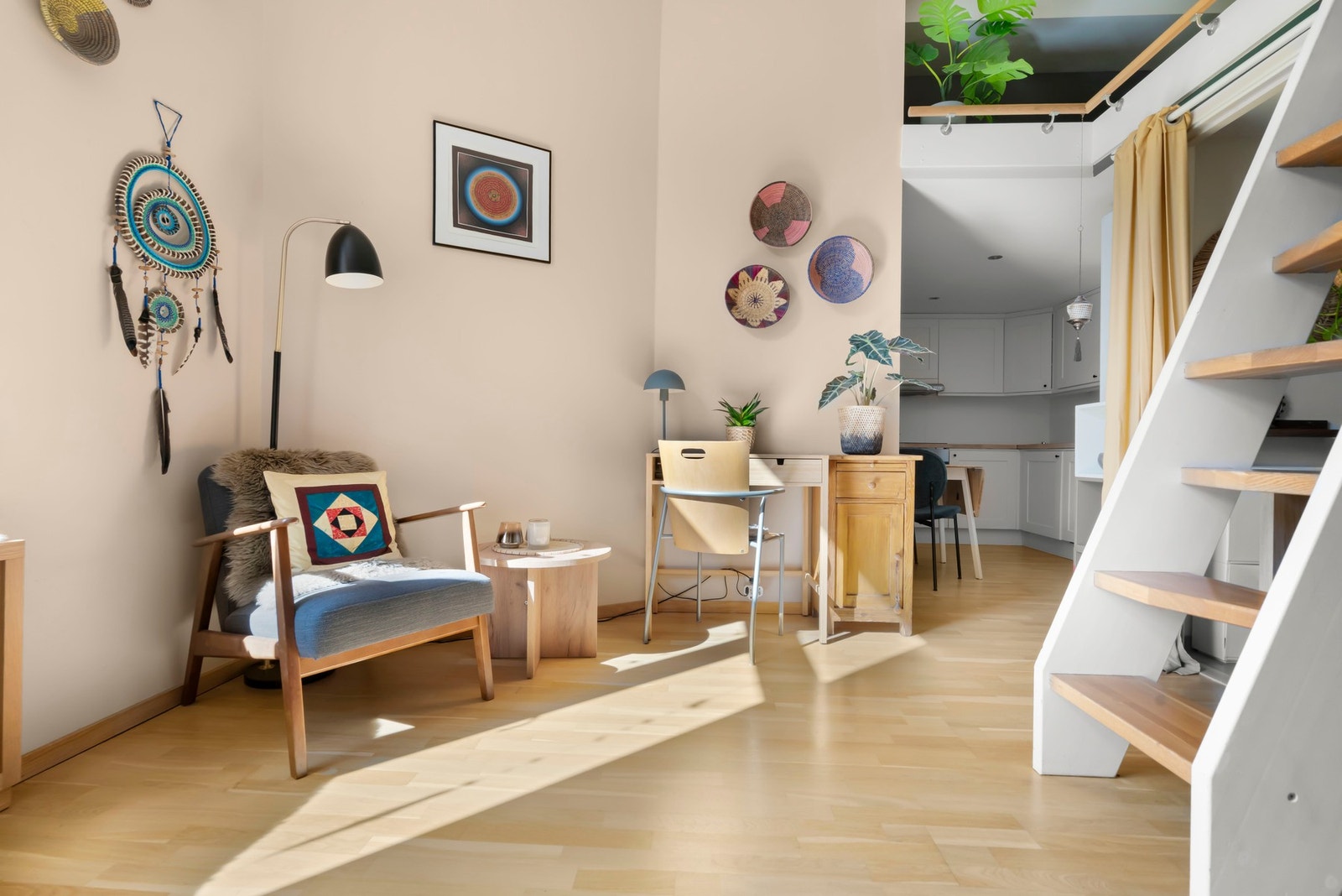 Sambatrapp med nymalte vanger i 2020. Galleribilde