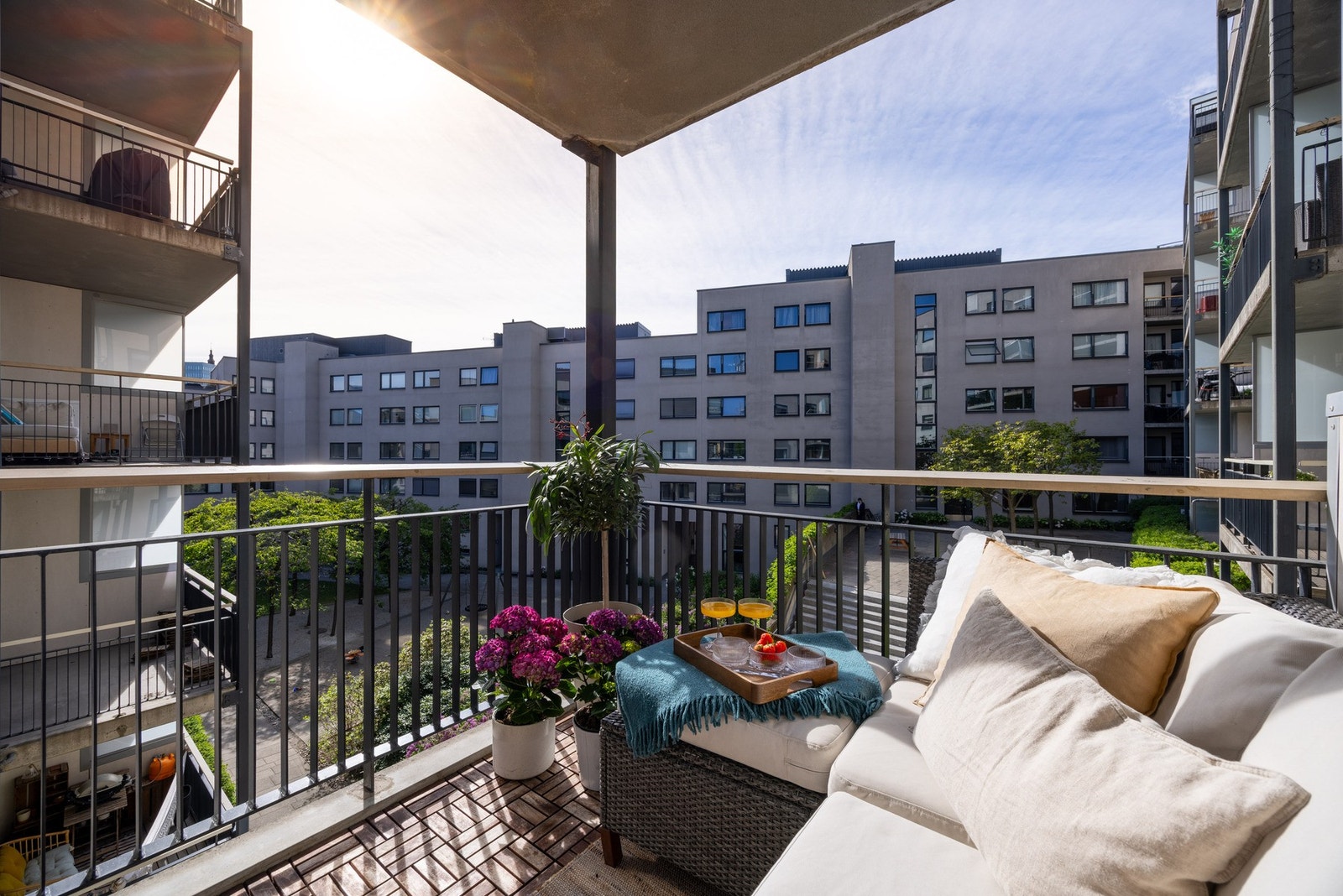 Velkommen til Jess Carlsens gate 12 - presentert av Synne Vang v. PrivatMegleren Komplett. Galleribilde