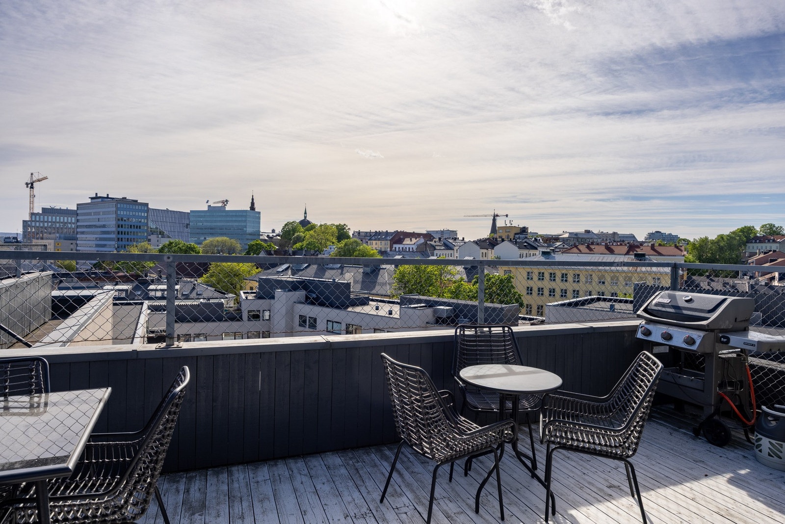 Fra takterrassen får du upåklagelig utsikt. Galleribilde