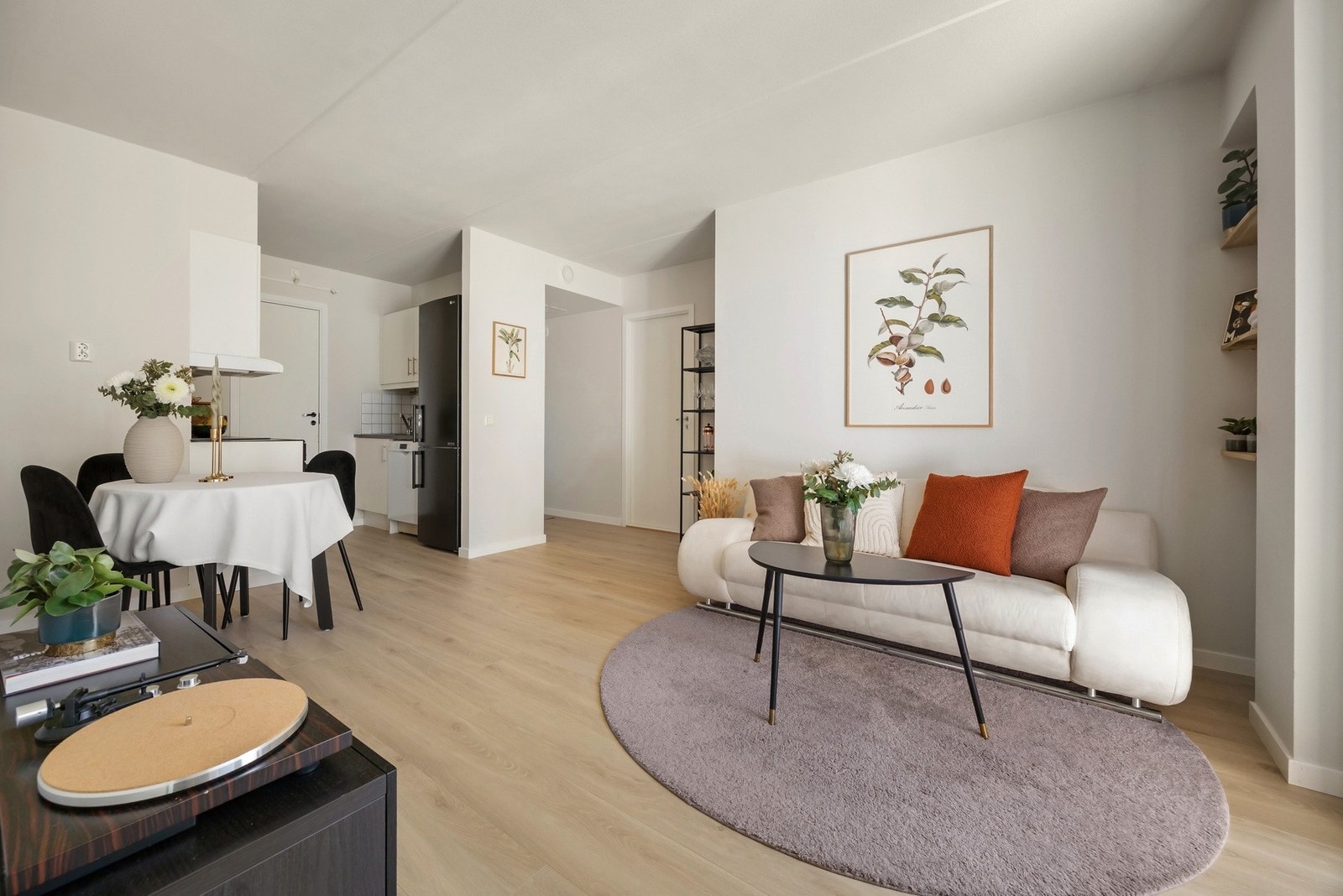 Veggene er også malt i mai 2025. Galleribilde