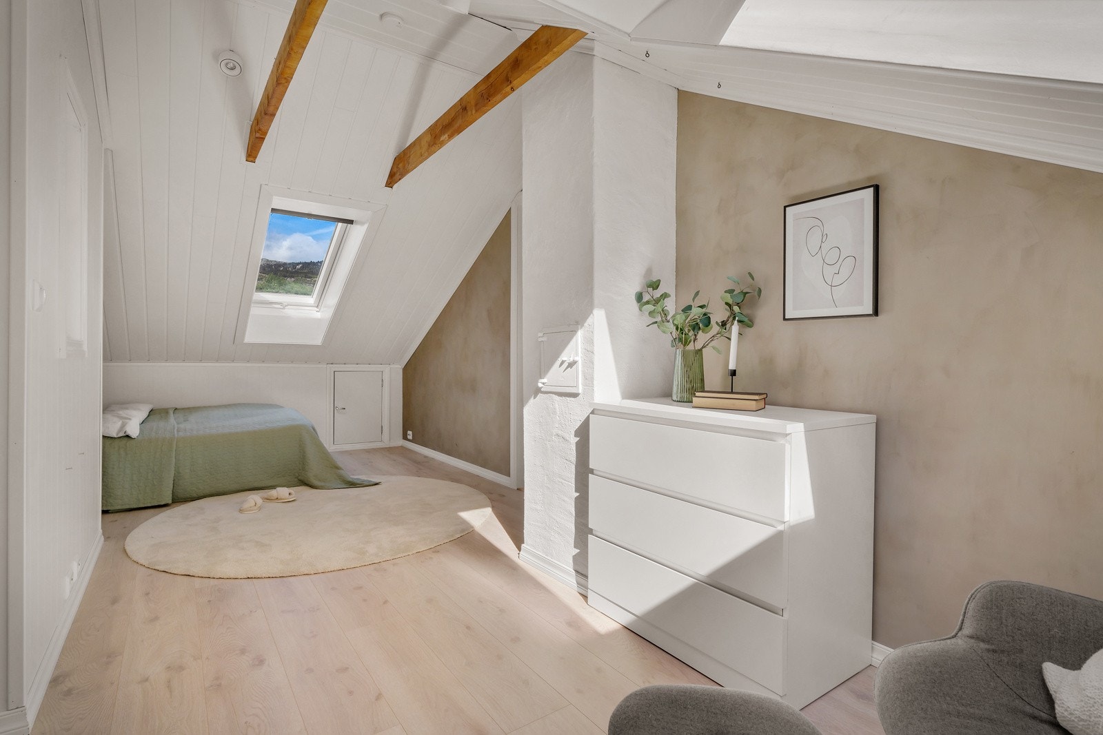 - Her er det god plass til både soverom- og stueinnredning, alt etter hva man ønsker - Galleribilde