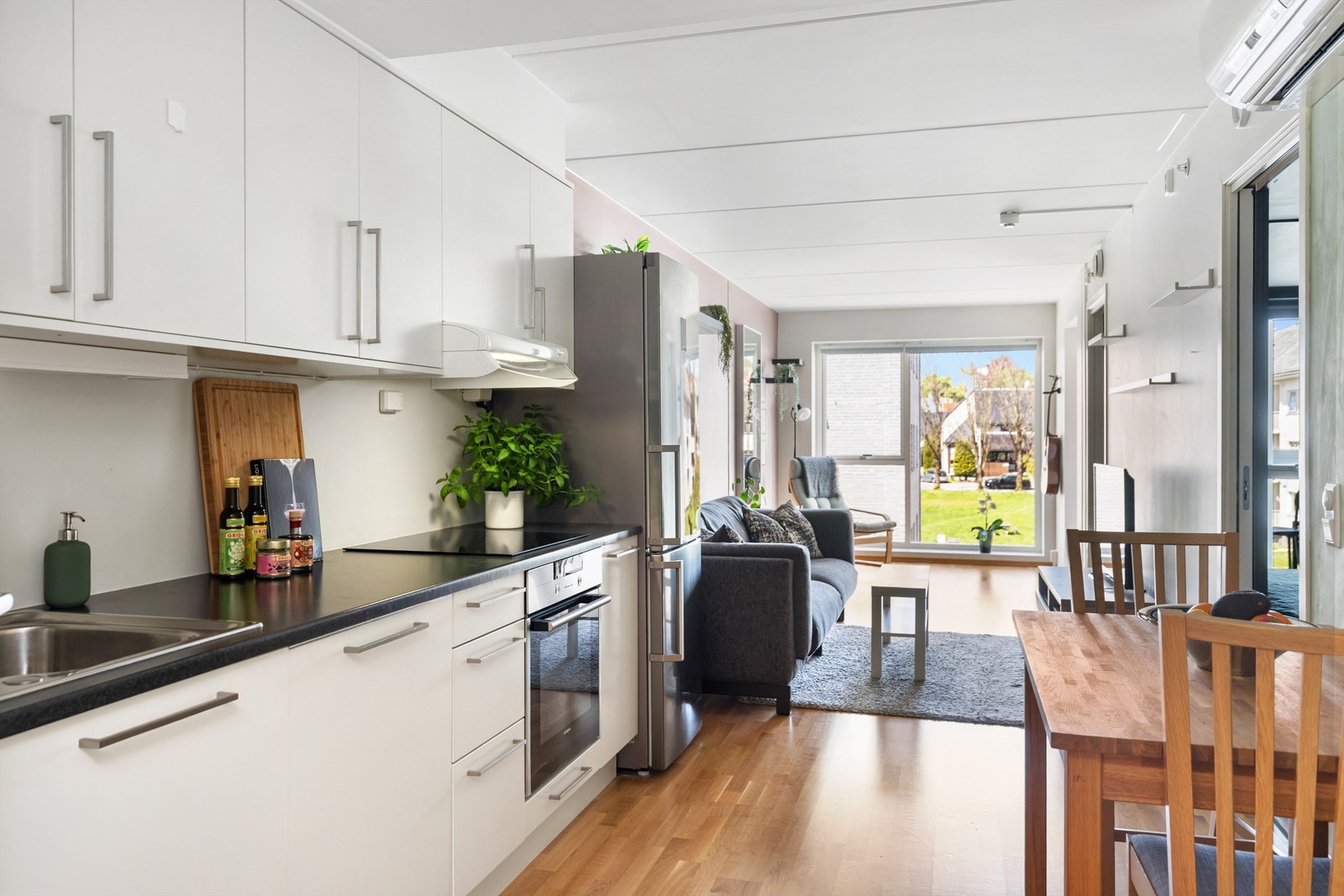 Kjøkken mot stue Galleribilde