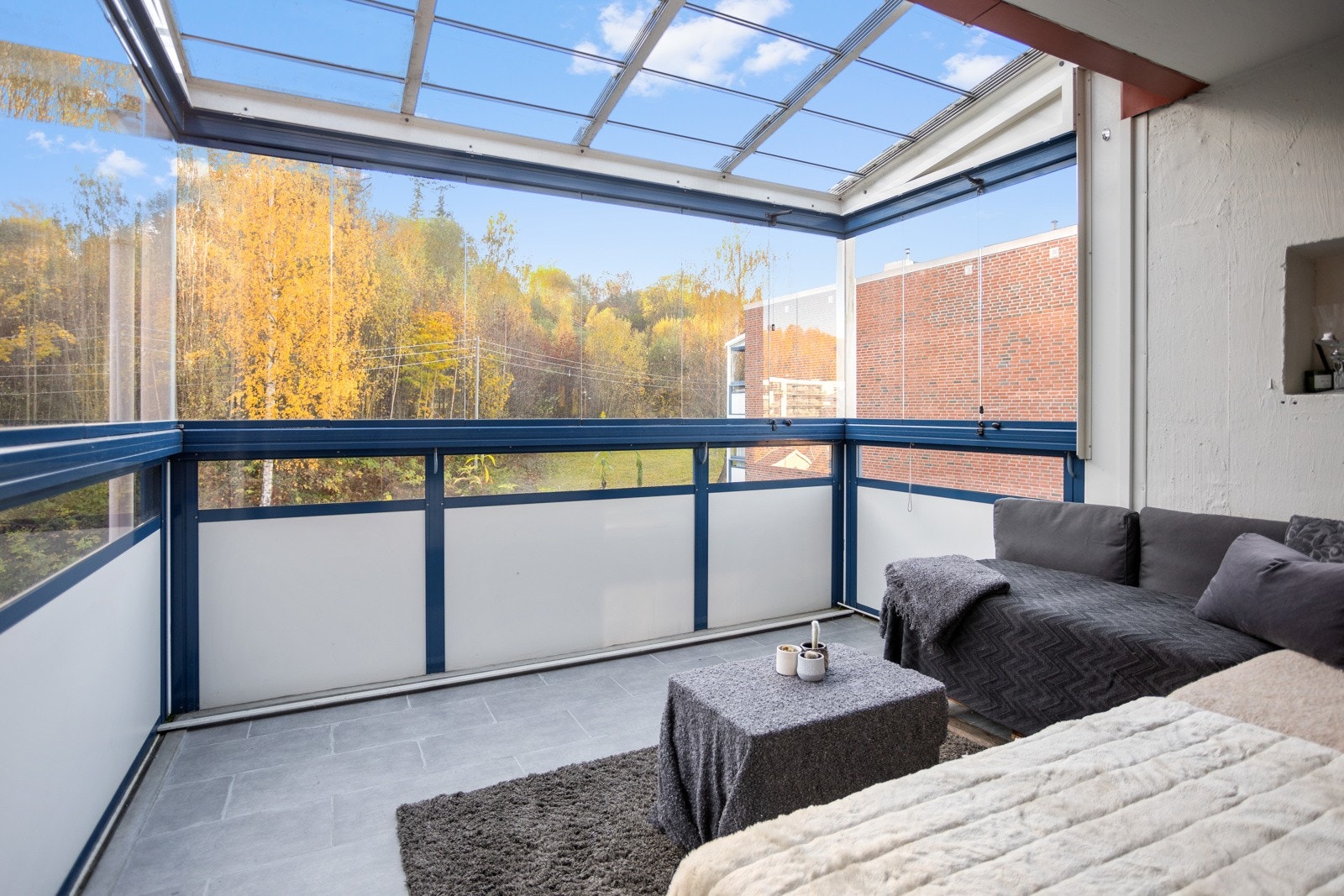 Innglasset balkong Galleribilde