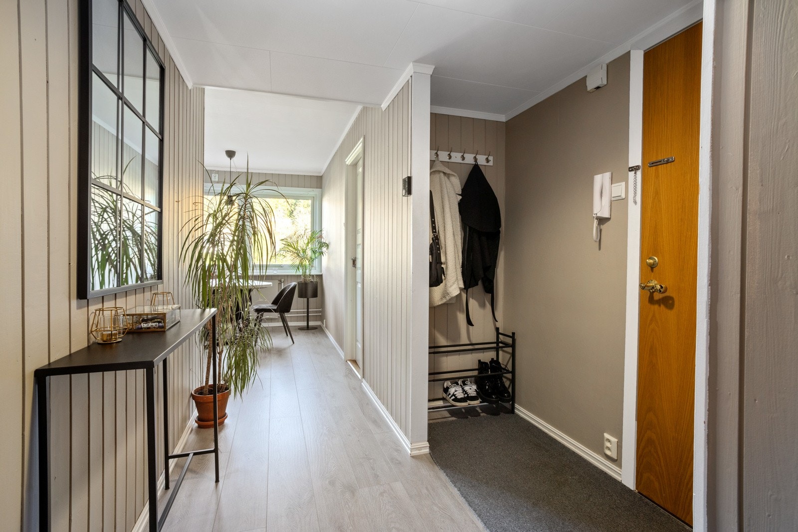 Lys gjennomgående leilighet Galleribilde
