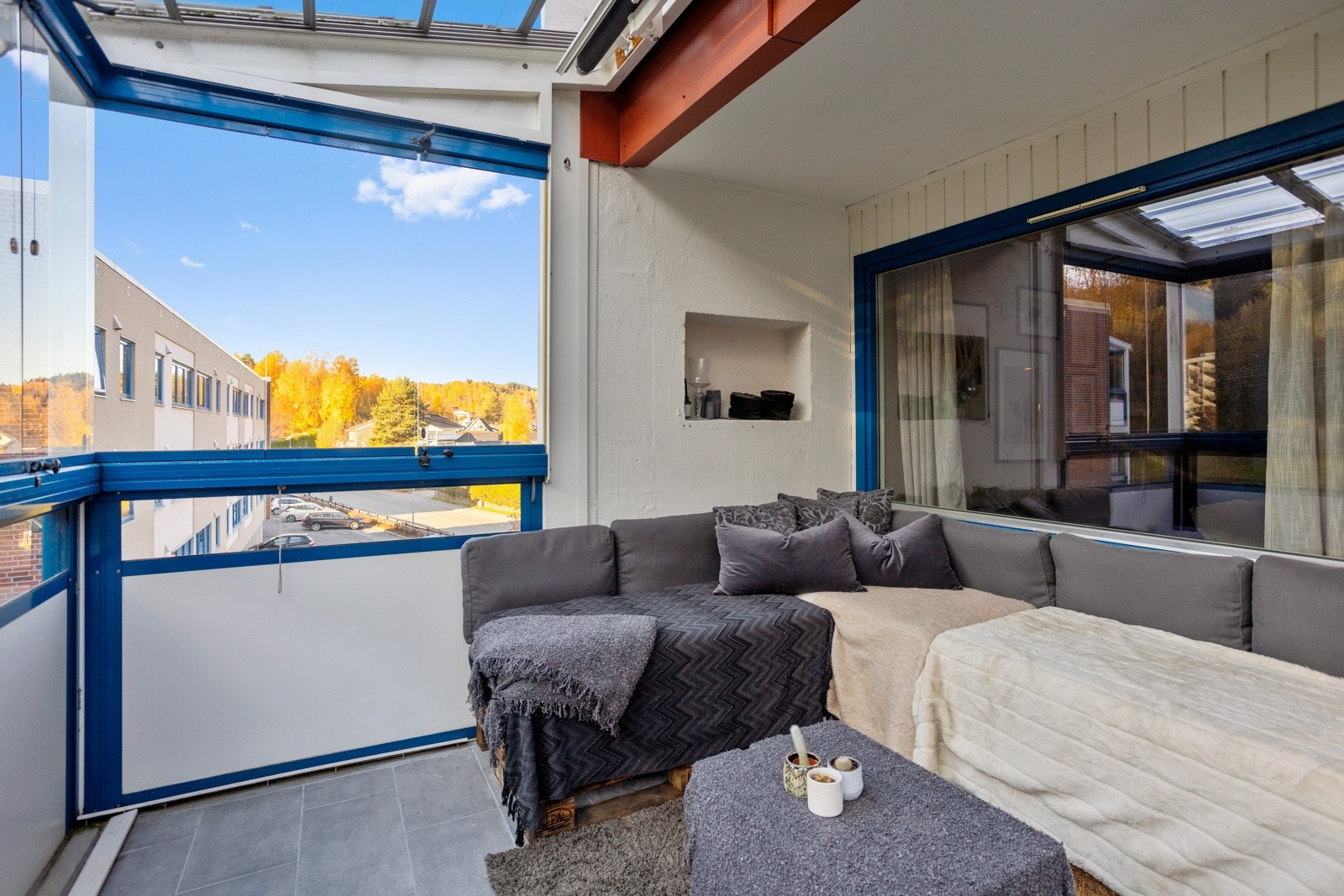 Romslig innglasset balkong Galleribilde