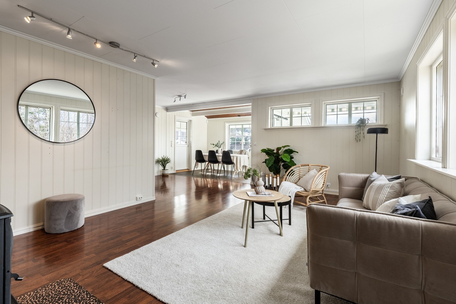 Det er downlights i deler av himlingen. Galleribilde