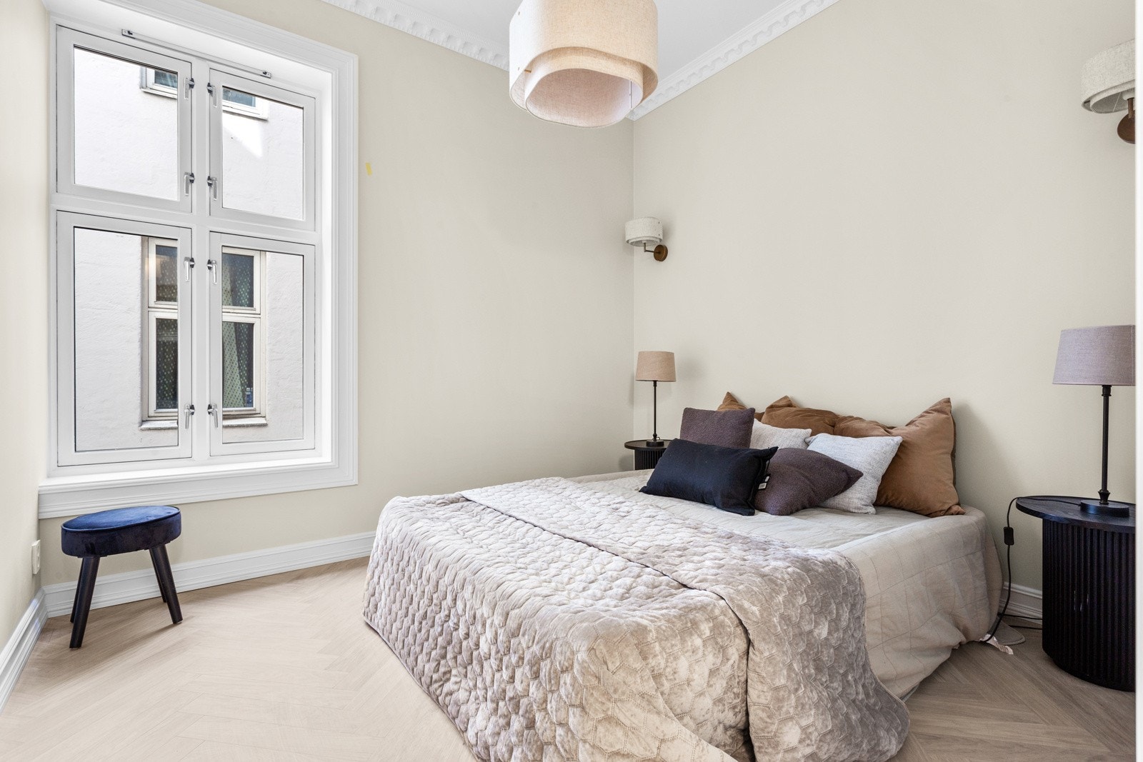 Soverom 2 vender også mot stille og rolig bakgård. Galleribilde