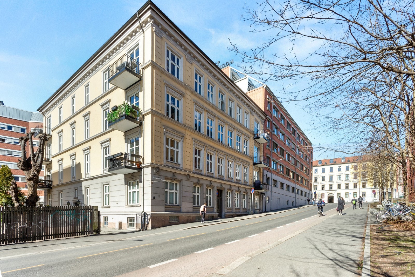 Vakker og klassisk 1890-gård på St.Hanshaugen. Galleribilde