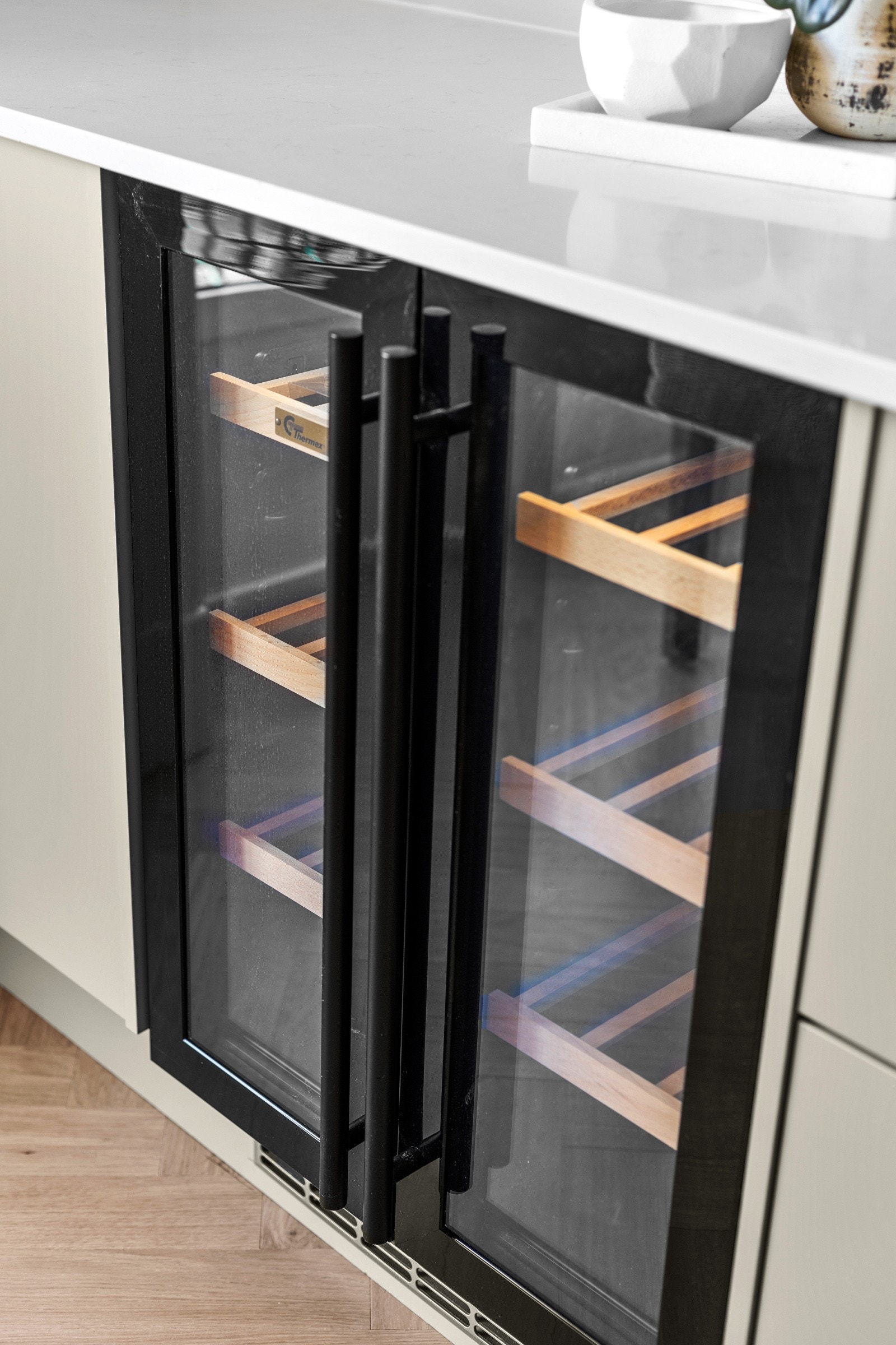 Integrert vinskap med to soner. Galleribilde